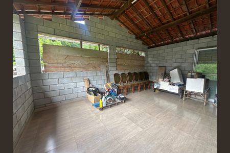 Casa à venda com 300m², 4 quartos e 8 vagas Casa à venda com 300m², 4 quartos e 8 vagasSala