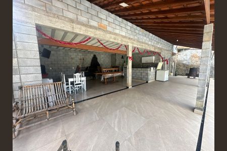 Casa à venda com 300m², 4 quartos e 8 vagas Casa à venda com 300m², 4 quartos e 8 vagasSala/Cozinha