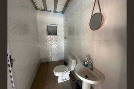 Casa à venda com 300m², 4 quartos e 8 vagas Casa à venda com 300m², 4 quartos e 8 vagasBanheiro 1