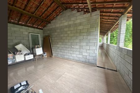 Casa à venda com 300m², 4 quartos e 8 vagas Casa à venda com 300m², 4 quartos e 8 vagasSala