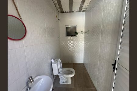 Casa à venda com 300m², 4 quartos e 8 vagas Casa à venda com 300m², 4 quartos e 8 vagasBanheiro 2