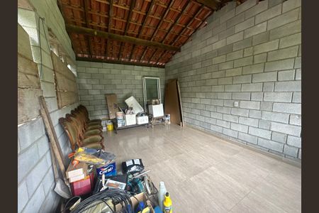 Casa à venda com 300m², 4 quartos e 8 vagas Casa à venda com 300m², 4 quartos e 8 vagasSala