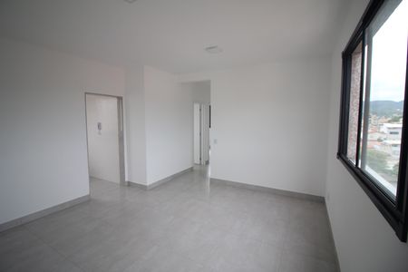 Sala de apartamento para alugar com 3 quartos, 70m² em Brasil Industrial, Belo Horizonte