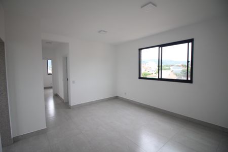 Sala de apartamento para alugar com 3 quartos, 70m² em Brasil Industrial, Belo Horizonte