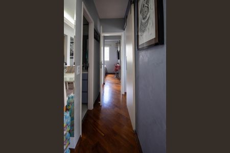 Apartamento à venda com 64m², 3 quartos e 2 vagasCorredor 