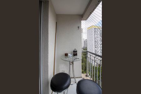 Apartamento à venda com 64m², 3 quartos e 2 vagasVaranda