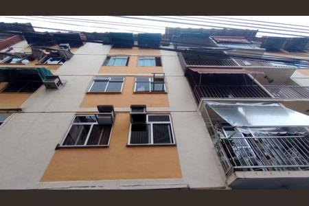 Apartamento para alugar com 50m², 2 quartos e 1 vagaFachada com Placa