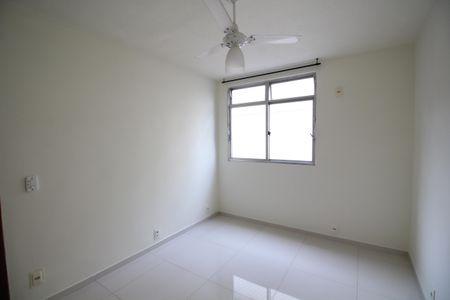 Quarto 2 de apartamento para alugar com 2 quartos, 50m² em Taquara, Rio de Janeiro