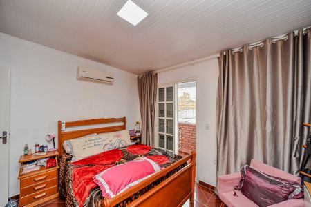 Quarto 1 de casa à venda com 3 quartos, 250m² em Rubem Berta, Porto Alegre