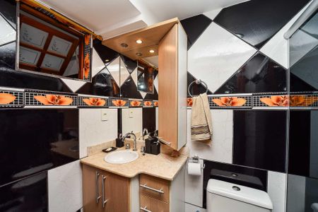 Casa à venda com 250m², 3 quartos e 1 vagaBanheiro 1