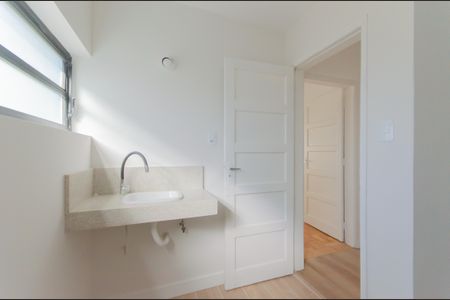 Apartamento à venda com 76m², 2 quartos e sem vagaBanheiro