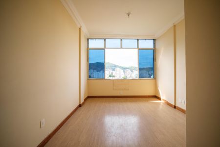 Apartamento à venda com 80m², 2 quartos e sem vagaSala