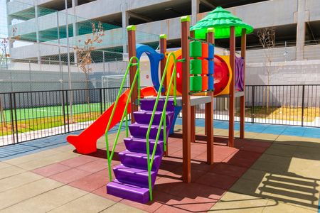 Apartamento para alugar com 44m², 2 quartos e 1 vaga Apartamento para alugar com 44m², 2 quartos e 1 vagaÁrea comum - Playground