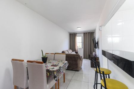 Sala de apartamento à venda com 2 quartos, 57m² em Conjunto Residencial José Bonifácio, São Paulo
