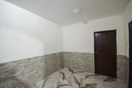 Sala de casa para alugar com 1 quarto, 65m² em Ouro Verde, Nova Iguaçu