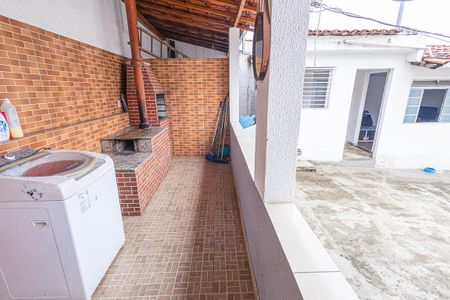 Casa à venda com 220m², 5 quartos e 3 vagas Casa à venda com 220m², 5 quartos e 3 vagasvaranda / area de serviço
