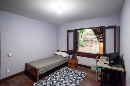 Casa à venda com 355m², 4 quartos e 8 vagas Casa à venda com 355m², 4 quartos e 8 vagasSemi suíte 2