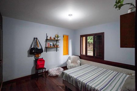 Casa à venda com 355m², 4 quartos e 8 vagas Casa à venda com 355m², 4 quartos e 8 vagasSemi suíte 1