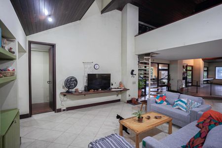 Casa à venda com 355m², 4 quartos e 8 vagas Casa à venda com 355m², 4 quartos e 8 vagasSala 2