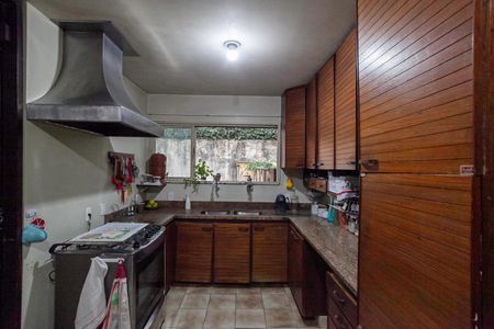Casa à venda com 355m², 4 quartos e 8 vagas Casa à venda com 355m², 4 quartos e 8 vagasCozinha