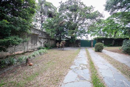 Casa à venda com 355m², 4 quartos e 8 vagas Casa à venda com 355m², 4 quartos e 8 vagasEntrada