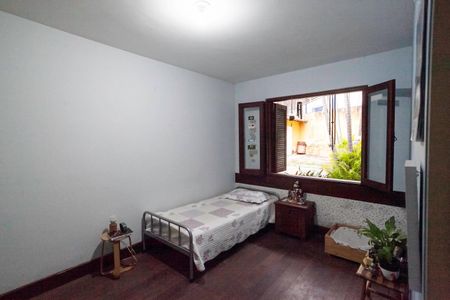 Casa à venda com 355m², 4 quartos e 8 vagas Casa à venda com 355m², 4 quartos e 8 vagasQuarto