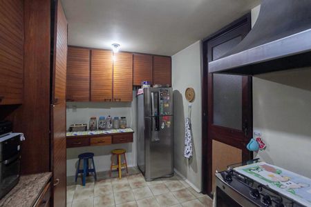Casa à venda com 355m², 4 quartos e 8 vagas Casa à venda com 355m², 4 quartos e 8 vagasCozinha