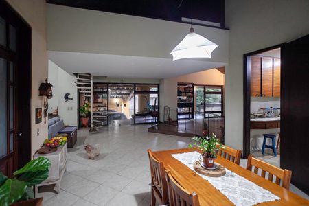 Casa à venda com 355m², 4 quartos e 8 vagas Casa à venda com 355m², 4 quartos e 8 vagasSala 3