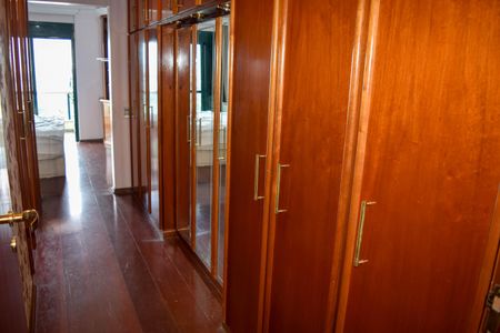 Apartamento para alugar com 289m², 5 quartos e 3 vagasCorredor