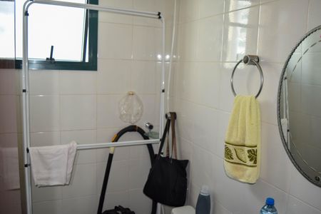 Apartamento para alugar com 289m², 5 quartos e 3 vagasBanheiro de serviço