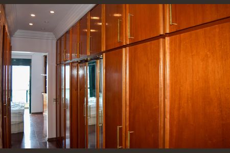 Apartamento para alugar com 289m², 5 quartos e 3 vagasCorredor