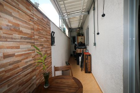 Apartamento à venda com 95m², 2 quartos e 2 vagasQuintal