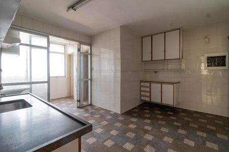 Apartamento à venda com 126m², 3 quartos e 1 vaga Apartamento à venda com 126m², 3 quartos e 1 vagaCozinha