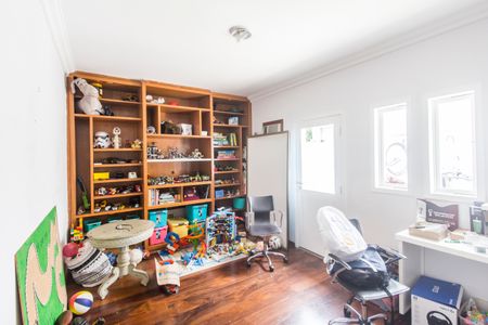 Casa de condomínio para alugar com 650m², 6 quartos e 6 vagasEscritório