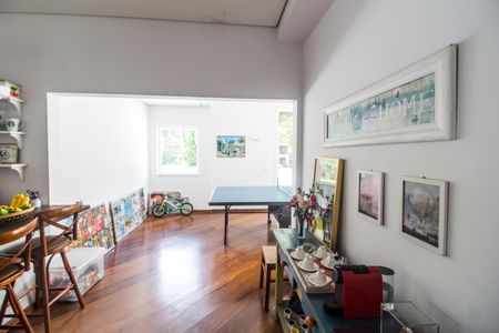 Casa de condomínio para alugar com 650m², 6 quartos e 6 vagasSala 