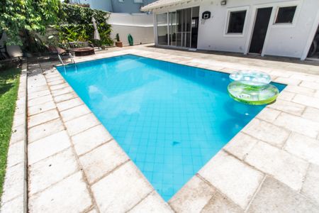 Casa de condomínio para alugar com 650m², 6 quartos e 6 vagasPiscina