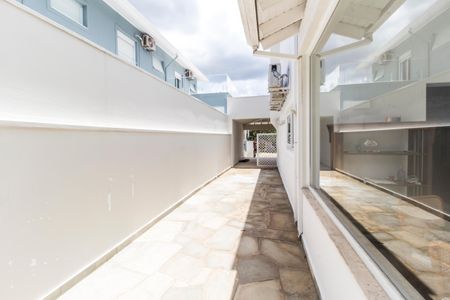 Casa de condomínio para alugar com 650m², 6 quartos e 6 vagasEntrada