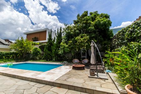 Casa de condomínio para alugar com 650m², 6 quartos e 6 vagasPiscina