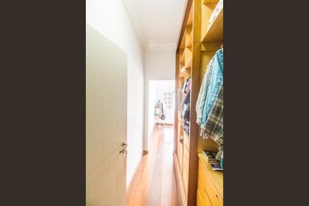 Casa de condomínio para alugar com 650m², 6 quartos e 6 vagasCloset da suíte