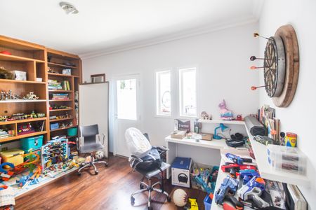 Casa de condomínio para alugar com 650m², 6 quartos e 6 vagasEscritório