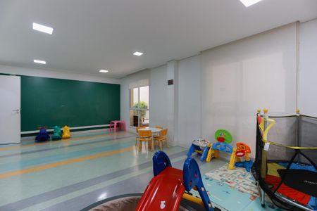 Apartamento à venda com 89m², 3 quartos e 2 vagas Apartamento à venda com 89m², 3 quartos e 2 vagasÁrea comum - Quadra esportiva