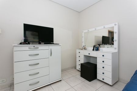 Casa à venda com 180m², 2 quartos e 2 vagas Casa à venda com 180m², 2 quartos e 2 vagasQuarto 2