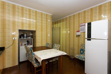 Casa à venda com 180m², 2 quartos e 2 vagas Casa à venda com 180m², 2 quartos e 2 vagasCozinha