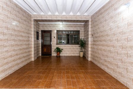 Casa à venda com 180m², 2 quartos e 2 vagas Casa à venda com 180m², 2 quartos e 2 vagasGaragem