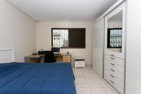Casa à venda com 180m², 2 quartos e 2 vagas Casa à venda com 180m², 2 quartos e 2 vagasQuarto 2