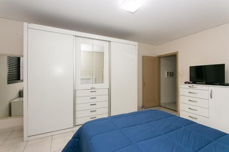 Casa à venda com 180m², 2 quartos e 2 vagas Casa à venda com 180m², 2 quartos e 2 vagasQuarto 2