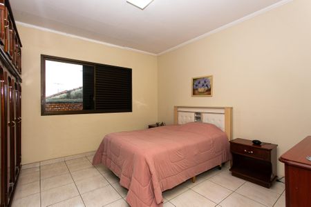 Casa à venda com 180m², 2 quartos e 2 vagas Casa à venda com 180m², 2 quartos e 2 vagasQuarto 1