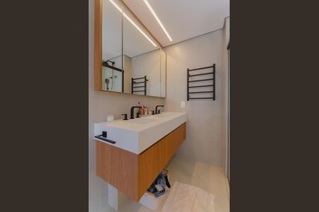 Apartamento à venda com 128m², 3 quartos e 2 vagasBanheiro da Suíte 3