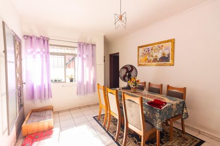 Sala  de casa à venda com 7 quartos, 180m² em Padroeira, Osasco