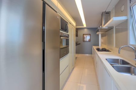 Apartamento à venda com 127m², 3 quartos e 2 vagas Apartamento à venda com 127m², 3 quartos e 2 vagasCozinha